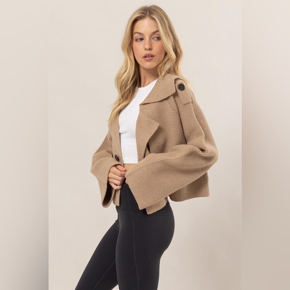 New Cropped Sweater Trench Size Small (fits like large) - Picture 2 of 8